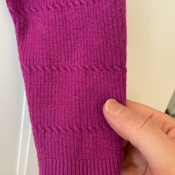 Uec Cyrus brand loose fitting cropped sweater. Extra small - Picture 3 of 5